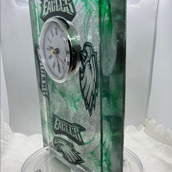 Green and Silver Decorative Clock - Picture 6 of 12